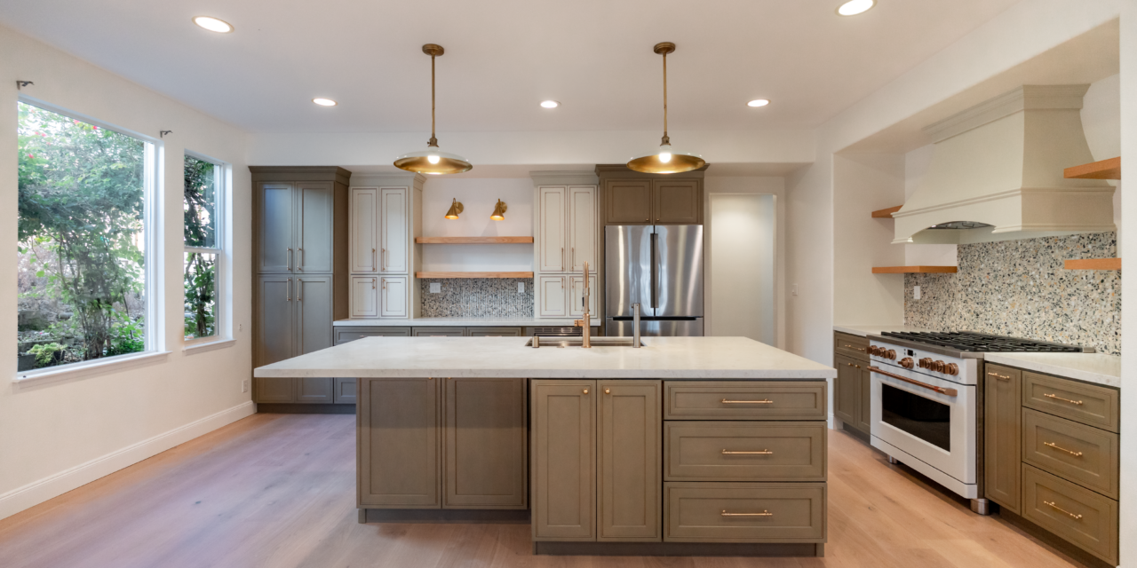 Villareal Classic Warm Contemporary Kitchen