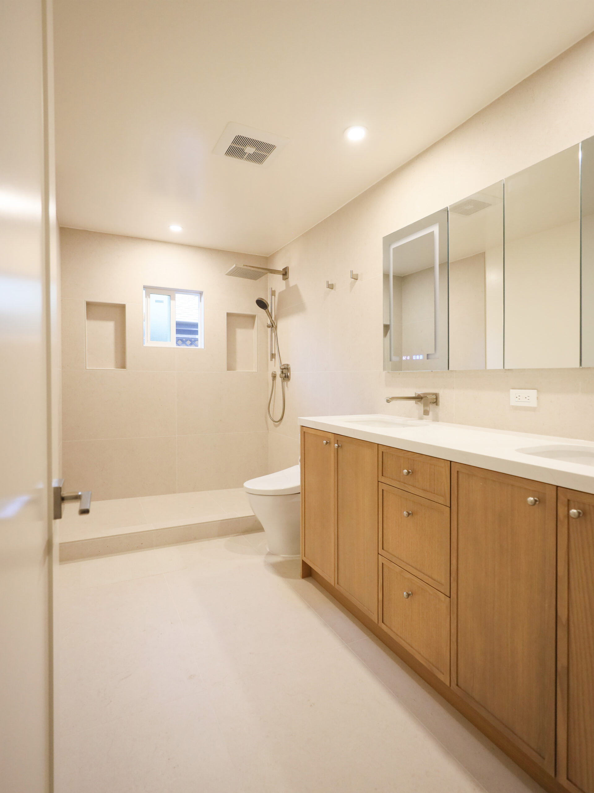Inyo Place Redwood City Bathroom